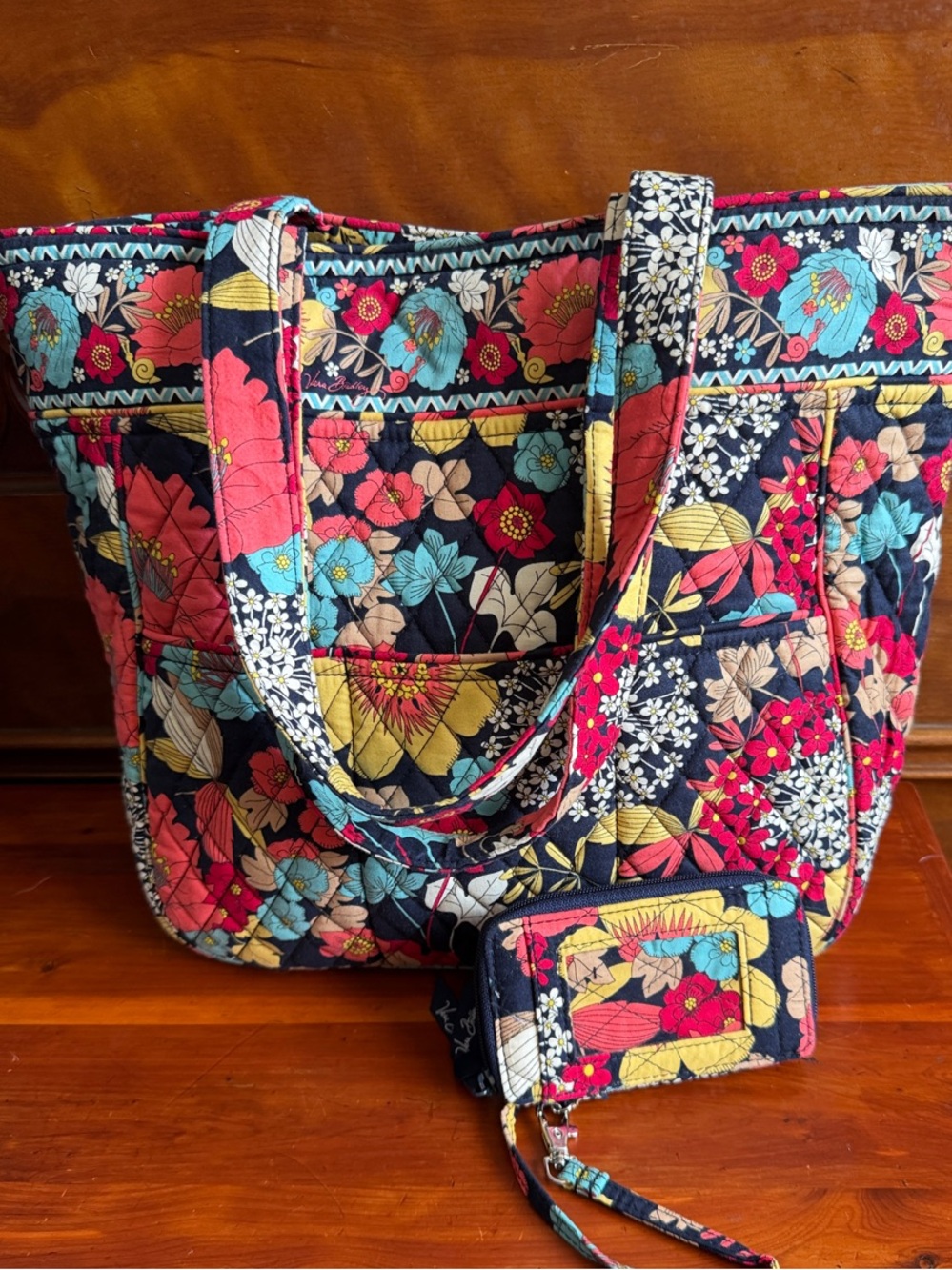 NWOT Vera Bradley "Happy Snails" Quilted Tote Bag & Matching Zip ID Case Set